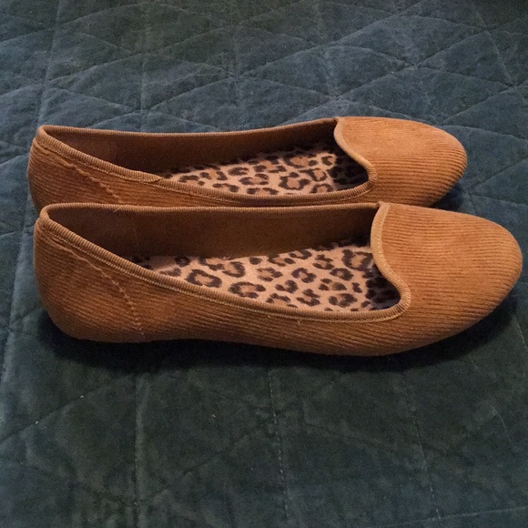 Tan/gold corduroy shoes - Picture 2 of 3